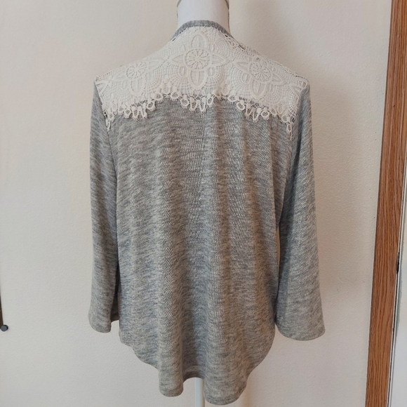 Merona woman gray/white top. Size L Coverup. Rayon , spandex. Lace Stretchy  lig - Picture 3 of 5